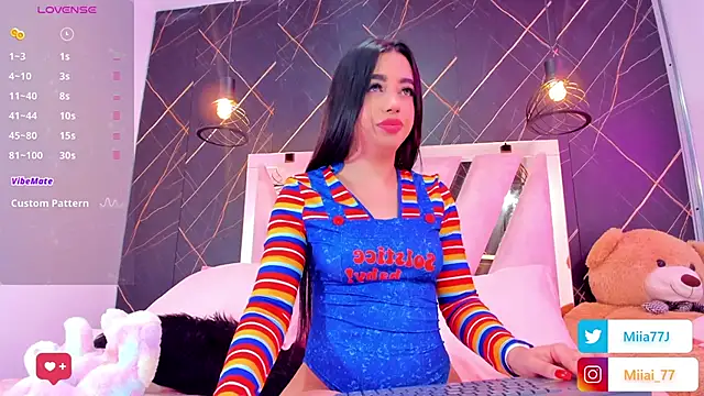 Snapshot of Miia77_ chatting on 10/31/25, 03:07 Miia77  online show from 10/31/25, 03:07