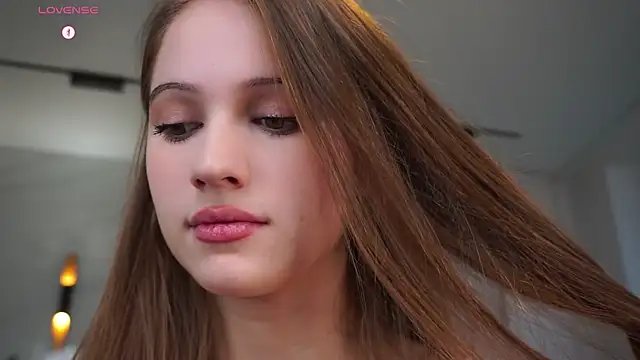 hecola online show from 11/08/25, 11:21