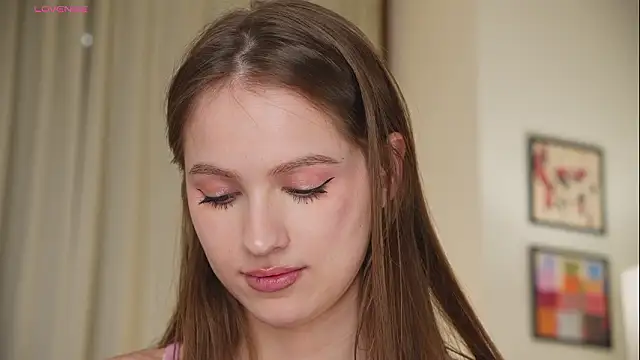 Snapshot of hecola chatting on 03/30/26, 12:17 hecola online show from 03/30/26, 12:17