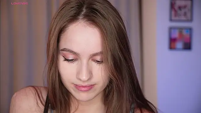 Snapshot of hecola chatting on 04/16/26, 02:18 hecola online show from 04/16/26, 02:18