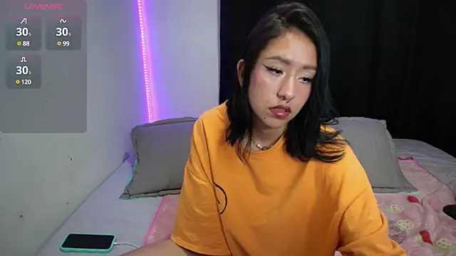 Snapshot of Anne_Nicholson chatting on 01/29/25, 01:16 Anne Nicholson online show from 01/29/25, 01:16