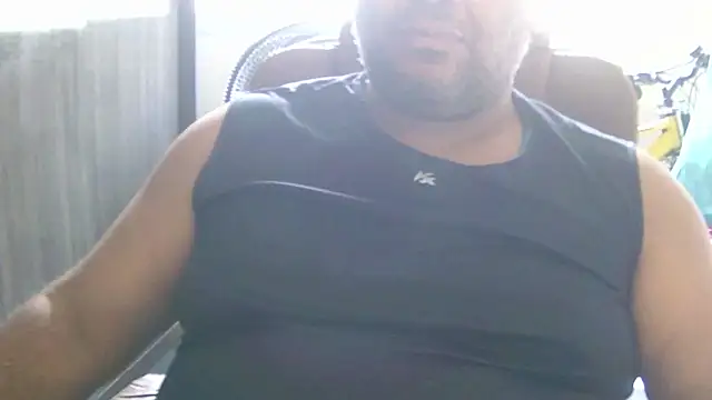 Snapshot of ulmo_br chatting on 11/16/25, 01:06 ulmo br online show from 11/16/25, 01:06