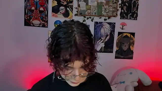 Snapshot of Max_lover1 chatting on 12/22/25, 01:13 Max lover1 online show from 12/22/25, 01:13