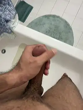 Snapshot of aquamanishere chatting on 04/19/26, 06:21 aquamanishere online show from 04/19/26, 06:21