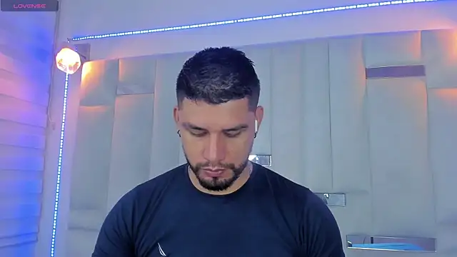 Jacoob19  online show from 02/22/25, 01:13