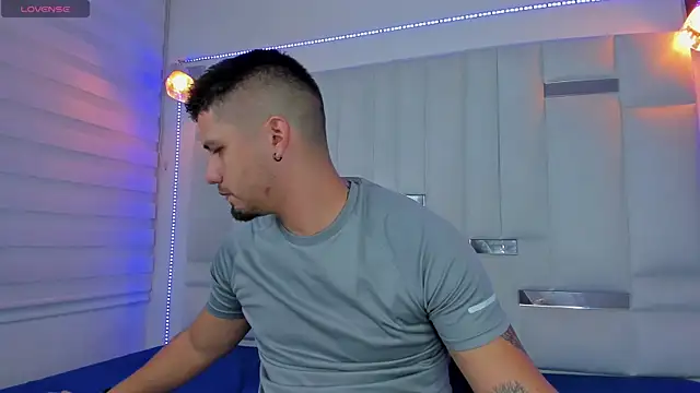 Jacoob19  online show from 03/04/25, 12:44