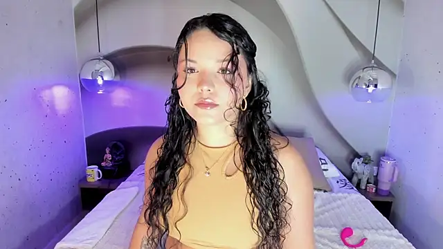 LottiCarter online show from 11/12/25, 02:50