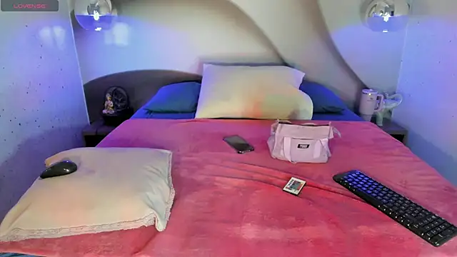 Snapshot of LottiCarter chatting on 04/04/26, 07:55 LottiCarter online show from 04/04/26, 07:55