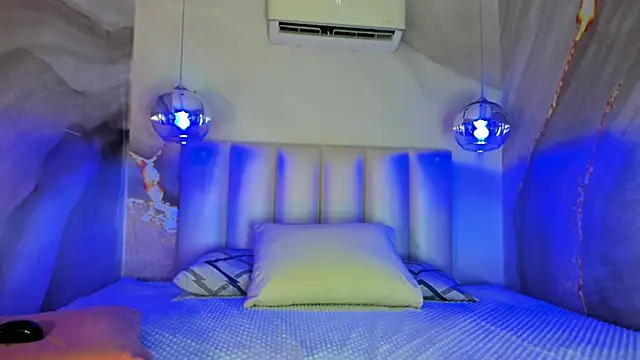 Snapshot of LottiCarter chatting on 04/16/26, 07:58 LottiCarter online show from 04/16/26, 07:58