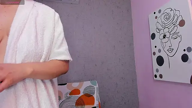 Tiffany mendez online show from 10/09/25, 12:14