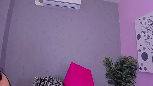 Tiffany mendez online show from 04/11/26, 12:09