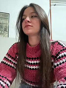 Snapshot of LucyEvans_ chatting on 10/21/25, 03:51 LucyEvans online show from 10/21/25, 03:51