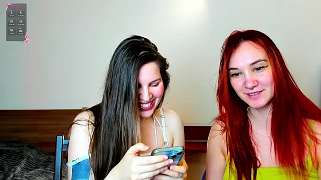 Snapshot of Annie_aww chatting on 01/06/25, 12:27 Annie aww online show from 01/06/25, 12:27