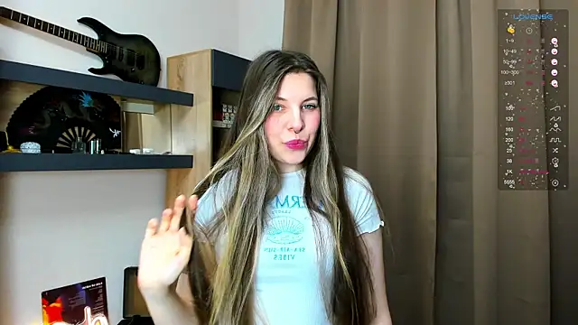 Snapshot of Annie_aww chatting on 12/20/25, 06:37 Annie aww online show from 12/20/25, 06:37