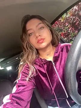 Snapshot of amanda-medrano1 chatting on 12/05/25, 04:03 amanda-medrano1 online show from 12/05/25, 04:03