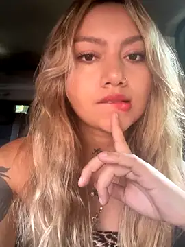 Snapshot of amanda-medrano1 chatting on 01/07/26, 02:30 amanda-medrano1 online show from 01/07/26, 02:30