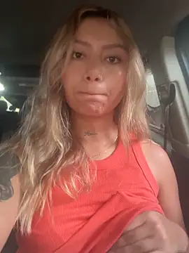 Snapshot of amanda-medrano1 chatting on 01/19/26, 03:05 amanda-medrano1 online show from 01/19/26, 03:05