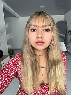 Snapshot of amanda-medrano1 chatting on 02/13/26, 02:46 amanda-medrano1 online show from 02/13/26, 02:46