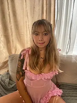 Snapshot of amanda-medrano1 chatting on 02/18/26, 02:13 amanda-medrano1 online show from 02/18/26, 02:13