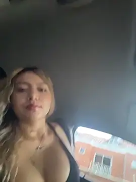 Snapshot of amanda-medrano1 chatting on 03/19/26, 02:54 amanda-medrano1 online show from 03/19/26, 02:54