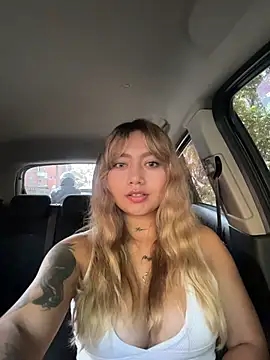 Snapshot of amanda-medrano1 chatting on 03/28/26, 02:49 amanda-medrano1 online show from 03/28/26, 02:49