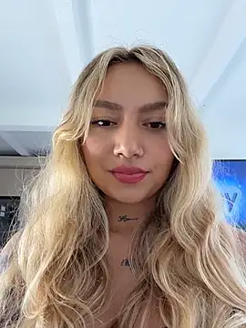 amanda-medrano1 online show from 07/03/26, 04:57