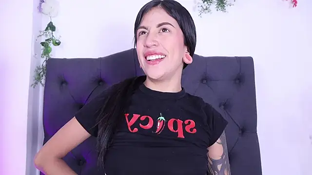 Snapshot of JulessCornett chatting on 04/06/26, 08:32 JulessCornett online show from 04/06/26, 08:32