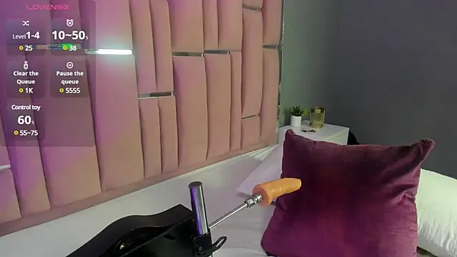 Snapshot of AnaHank_ chatting on 02/08/25, 04:36 AnaHank  online show from 02/08/25, 04:36