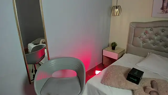 Snapshot of escarleth__ chatting on 11/21/25, 12:37 escarleth online show from 11/21/25, 12:37