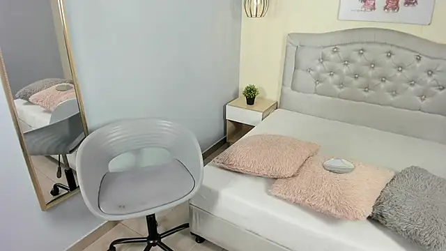 Snapshot of escarleth__ chatting on 02/11/26, 01:05 escarleth online show from 02/11/26, 01:05