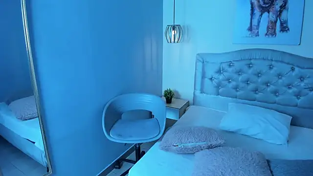 Snapshot of escarleth__ chatting on 02/28/26, 01:23 escarleth online show from 02/28/26, 01:23