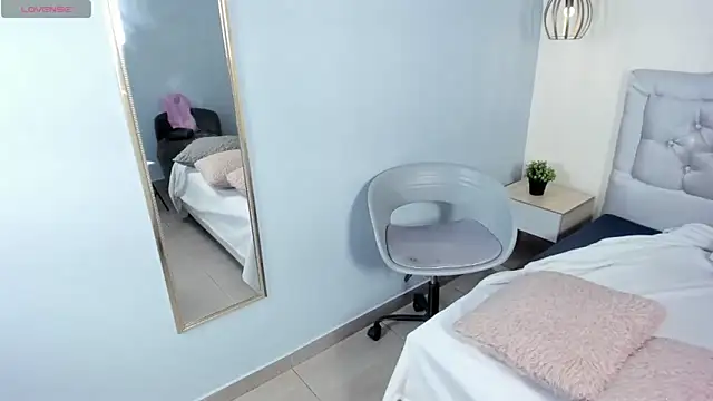 Snapshot of escarleth__ chatting on 04/15/26, 02:57 escarleth online show from 04/15/26, 02:57