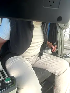 Snapshot of zilzop chatting on 12/02/25, 11:48 zilzop online show from 12/02/25, 11:48