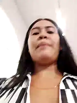 Snapshot of Miia_grand chatting on 01/21/25, 05:51 Miia grand online show from 01/21/25, 05:51