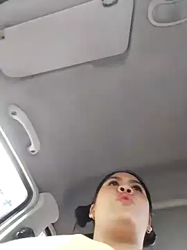 Snapshot of Miia_grand chatting on 02/06/25, 12:37 Miia grand online show from 02/06/25, 12:37