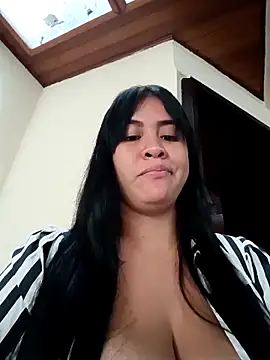 Snapshot of Miia_grand chatting on 04/28/26, 12:43 Miia grand online show from 04/28/26, 12:43