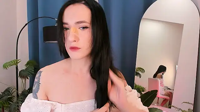 Snapshot of Dearly_kitty chatting on 11/19/25, 06:46 Dearly kitty online show from 11/19/25, 06:46