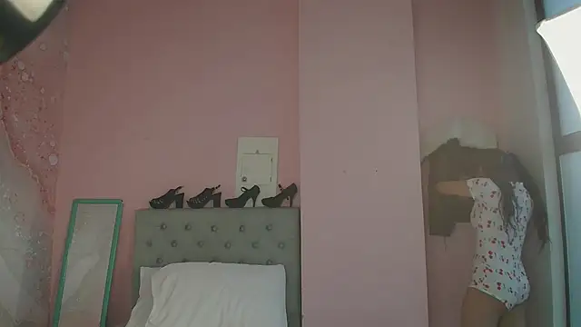 Snapshot of soyzarahtorres chatting on 01/12/25, 11:04 soyzarahtorres online show from 01/12/25, 11:04