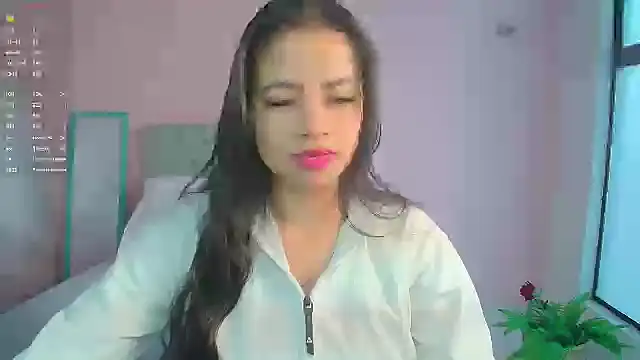 Snapshot of soyzarahtorres chatting on 01/16/25, 06:27 soyzarahtorres online show from 01/16/25, 06:27