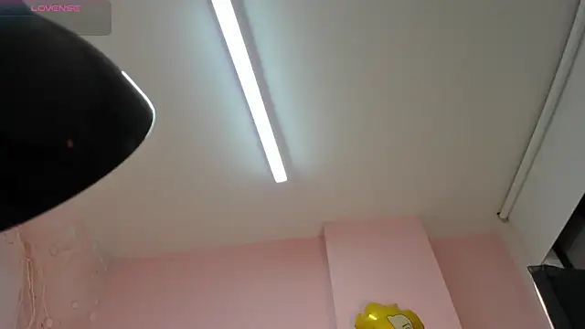 Snapshot of soyzarahtorres chatting on 10/02/25, 12:28 soyzarahtorres online show from 10/02/25, 12:28