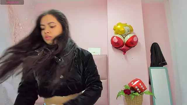 Snapshot of soyzarahtorres chatting on 10/21/25, 11:38 soyzarahtorres online show from 10/21/25, 11:38