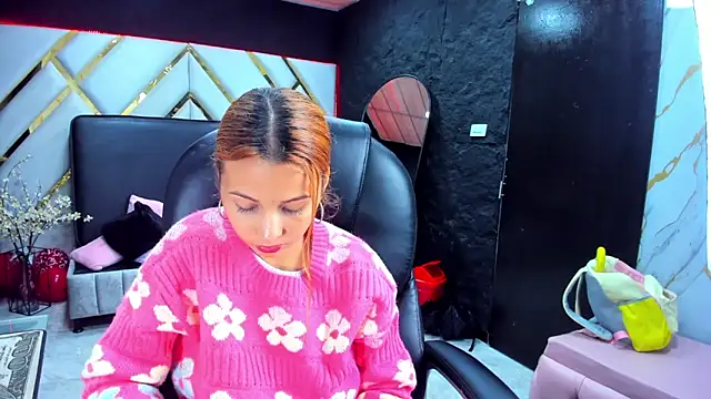 Paris Petit online show from 02/16/26, 08:27