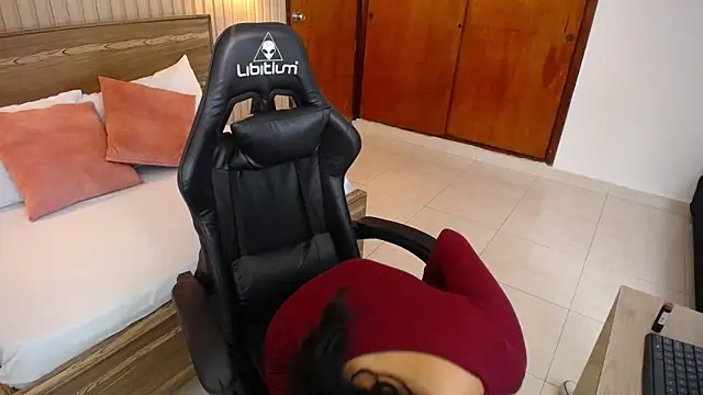 melody flowers online show from 12/18/24, 12:18