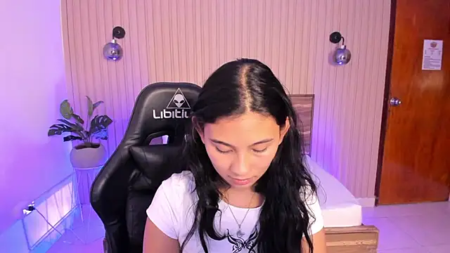 melody flowers online show from 12/30/24, 03:24