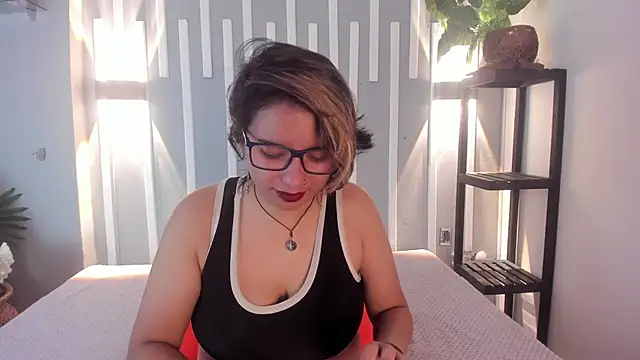 NovaGlitz online show from 02/05/25, 11:44