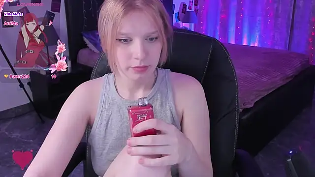 Snapshot of KarambaMoon chatting on 03/21/25, 12:07 KarambaMoon online show from 03/21/25, 12:07