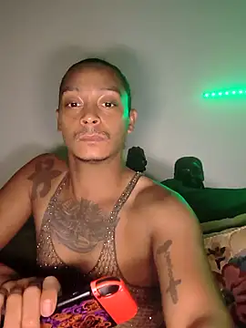 Snapshot of Wide-eyedLight6 chatting on 04/26/26, 01:03 Wide-eyedLight6 online show from 04/26/26, 01:03