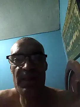 hugosafado333 online show from 12/07/24, 06:43