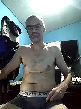 hugosafado333 online show from 01/08/25, 02:25