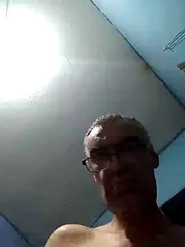 hugosafado333 online show from 01/14/25, 01:15